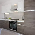 Apartamento In 34970 *